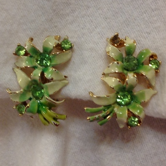 Estate Hand Enameled Painted Green CLIP Flowers - Picture 6 of 7